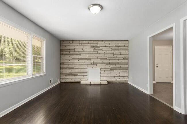 Building Photo - Ready for Move-in Home at Raytown! Nestled on dead end street off Raytown Road for rent 3 bedroom...