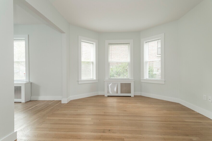 Building Photo - 37 Radnor Rd