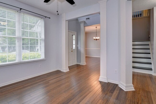 Building Photo - Spacious Home on Wooded Lot!