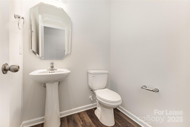 Building Photo - 17112 Carolina Hickory Dr