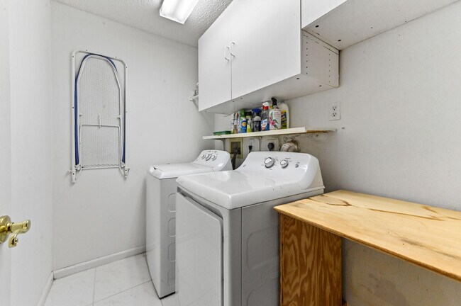 Building Photo - 8319 Horseshoe Bay Rd