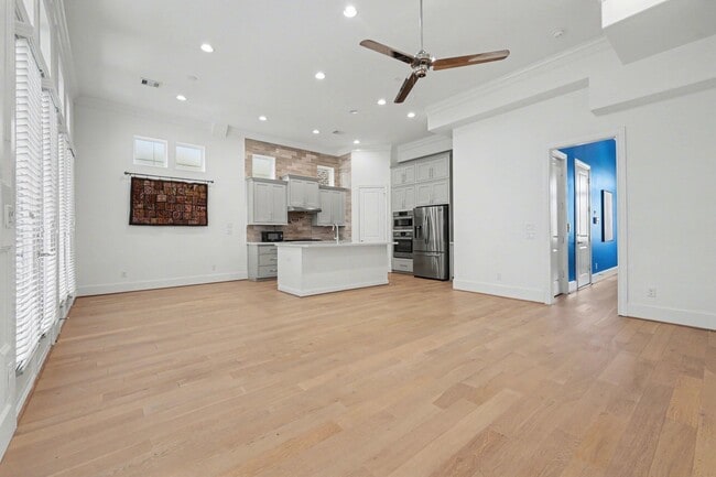 Building Photo - 2713 Kinsley Oaks Dr