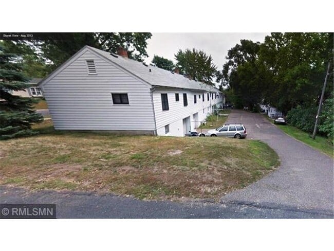 Building Photo - 579 5th Ave N