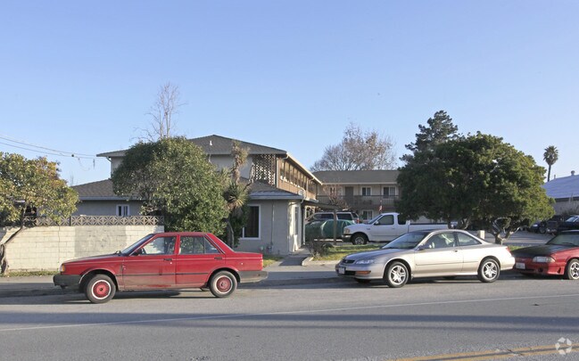 Building Photo - 57 Muckelemi St