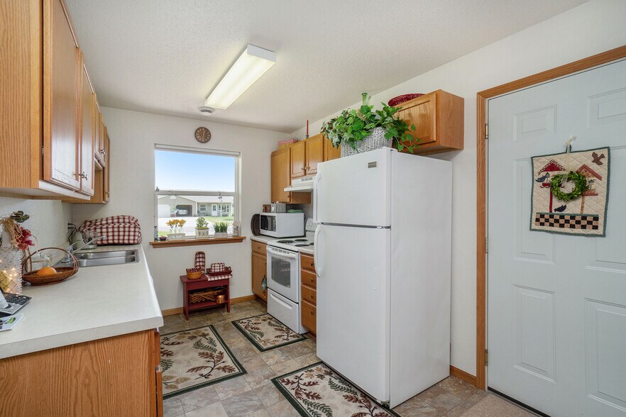 Building Photo - 2600 Poetters Cir