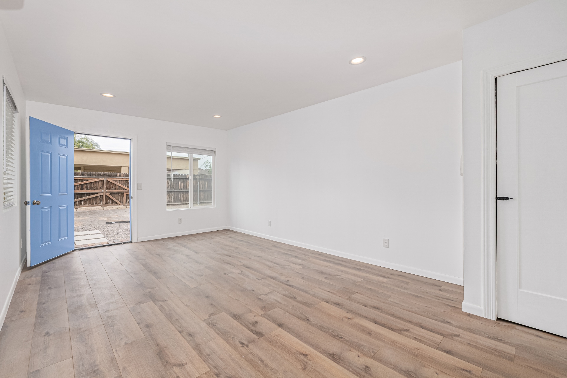 Building Photo - 4516 N 8th Pl