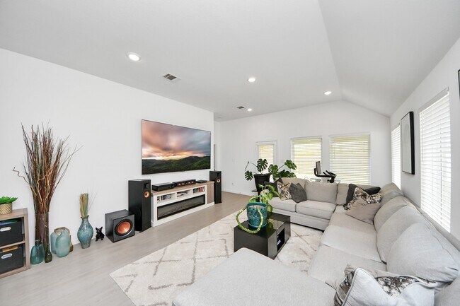 Building Photo - 8018 Tempest Stone Dr
