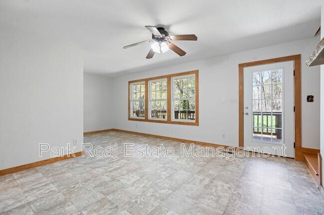 Building Photo - 35 Hedgecock Farm