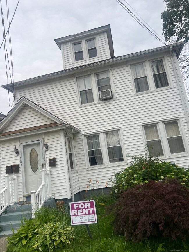 Primary Photo - 105 Staples St