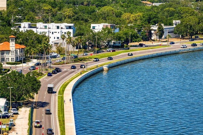 Building Photo - 3301 Bayshore Blvd