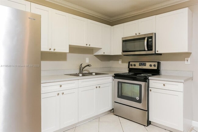 Building Photo - 8170 SW 6th Ct