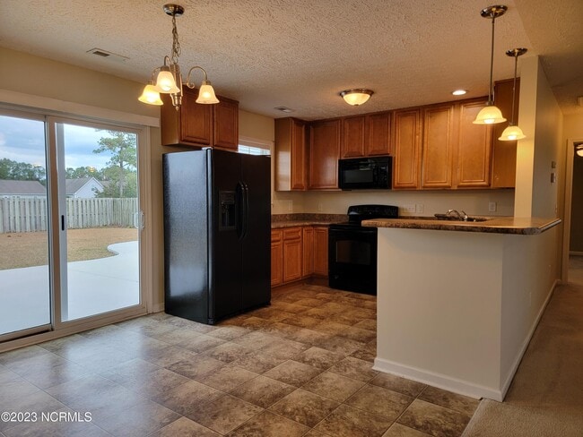 Building Photo - 416 Amaryllis Ln