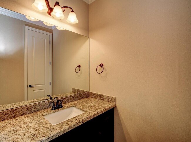 Building Photo - 106 Bella Sole