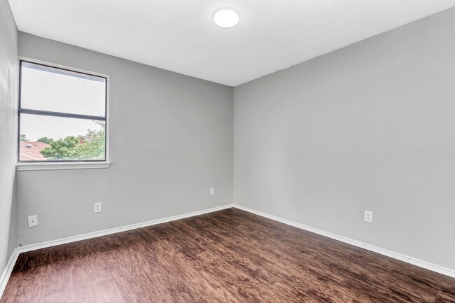 Building Photo - $1,000 Off first month.