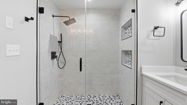 Building Photo - 164 Kendrick Pl