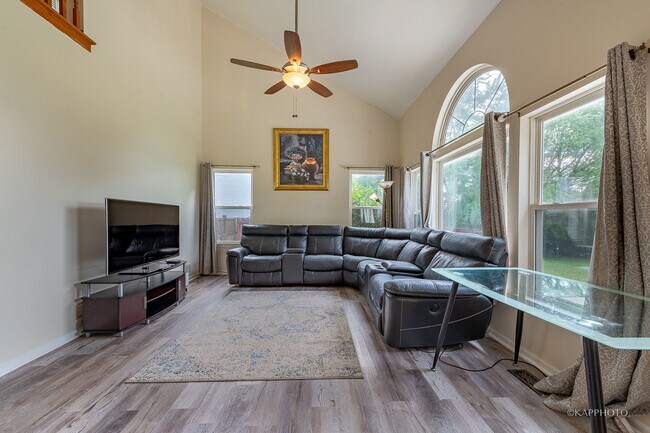 Building Photo - 2316 Periwinkle Ct