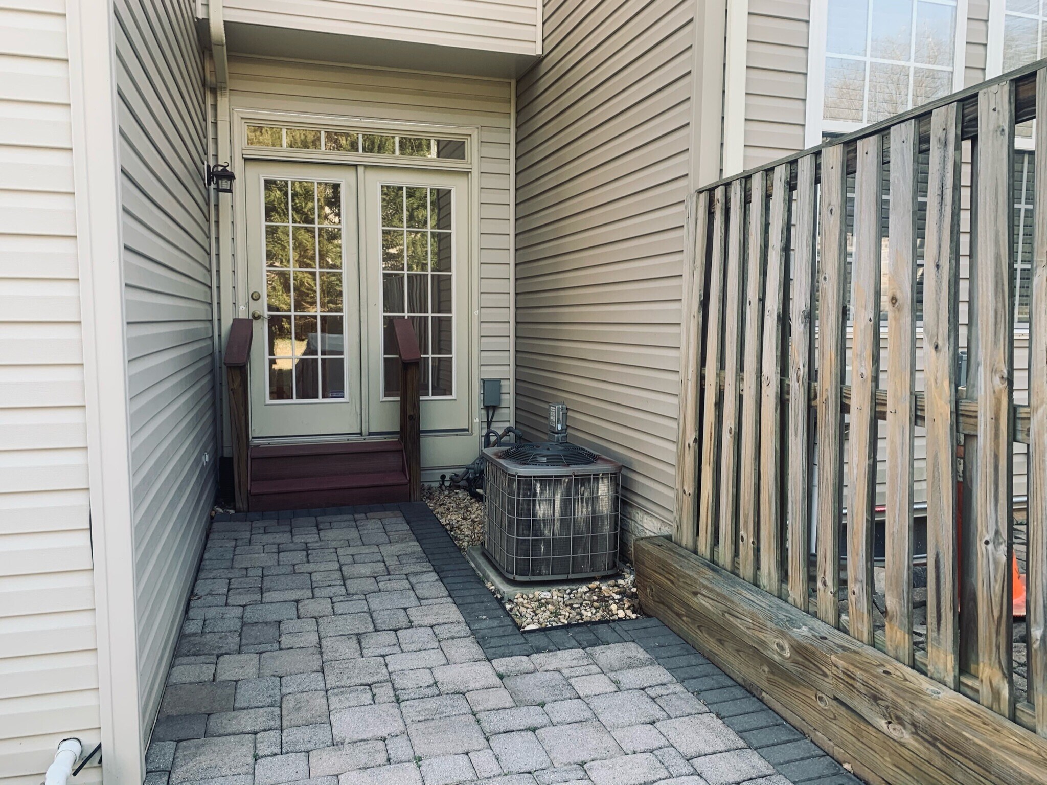 Patio 2 - 6520 Landing Way