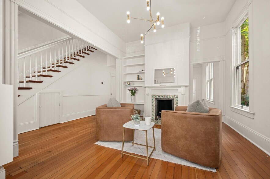 Building Photo - 1720 NW Hoyt St