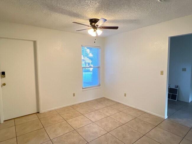 Building Photo - NORTHWEST BAKERSFIELD