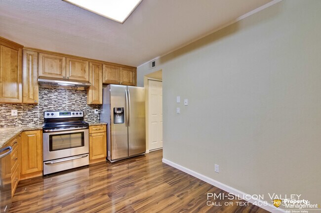 Building Photo - 520 S Cascade Terrace