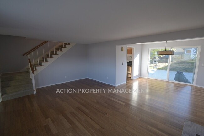 Building Photo - 4 bed 2 bath home in Port Angeles