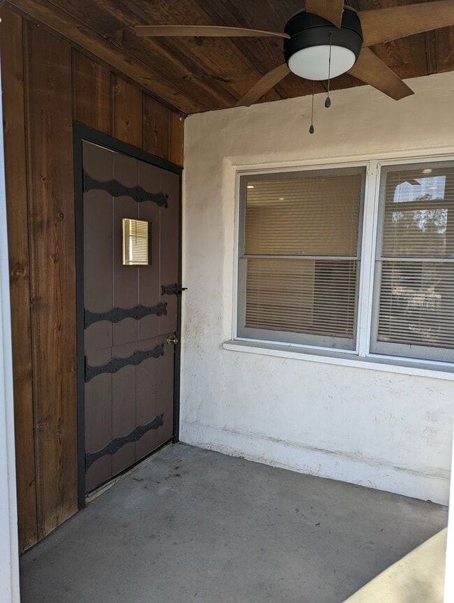 Building Photo - 2221 Suncrest Blvd