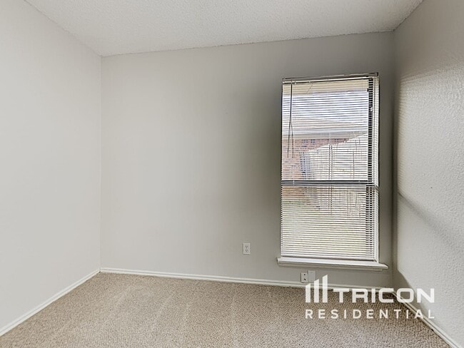 Building Photo - 2608 Poplar Spring Rd