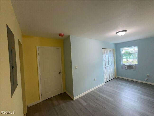 Primary Photo - 128 Eucalyptus Ct