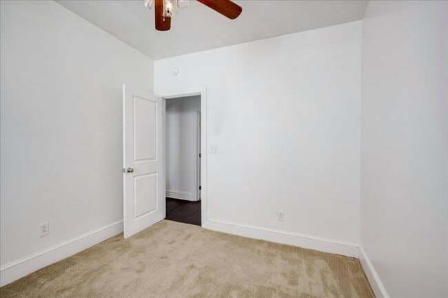 Building Photo - 1606 Broad St