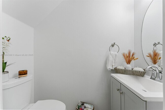 Building Photo - 11040 Light House Ct