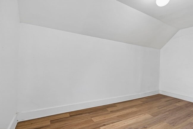 Building Photo - 166 Elliot St