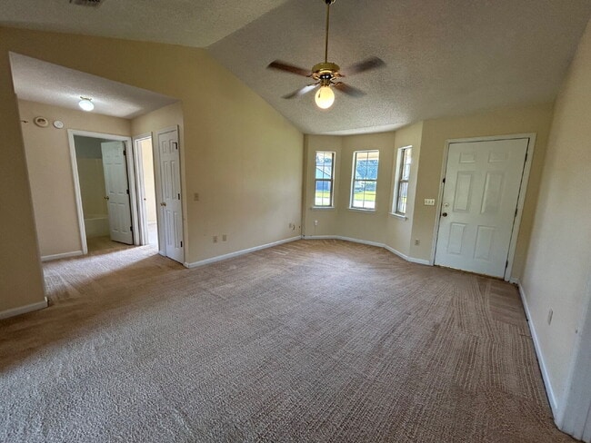 Building Photo - House for Rent