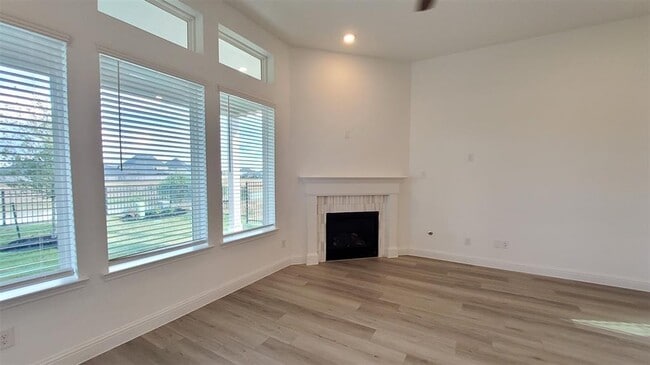 Building Photo - 2331 Birch View Ln
