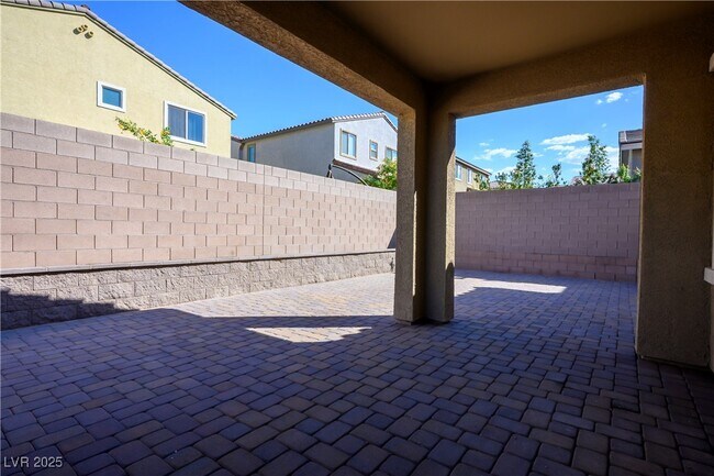 Building Photo - 632 Cultures St