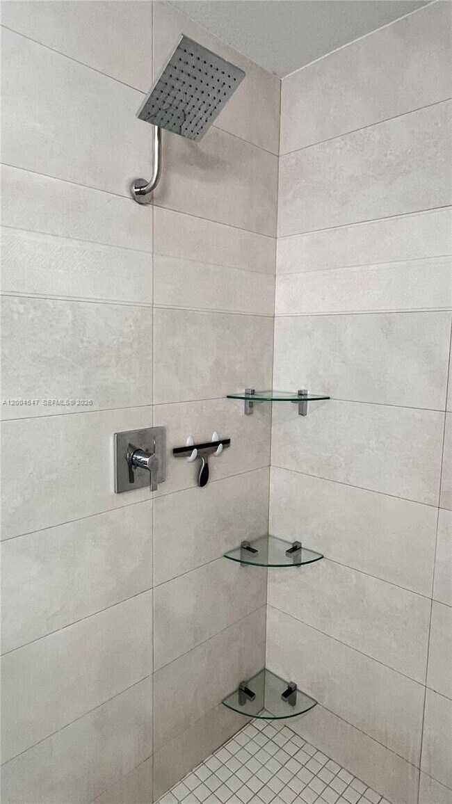 Building Photo - 7392 NW 112th Ct