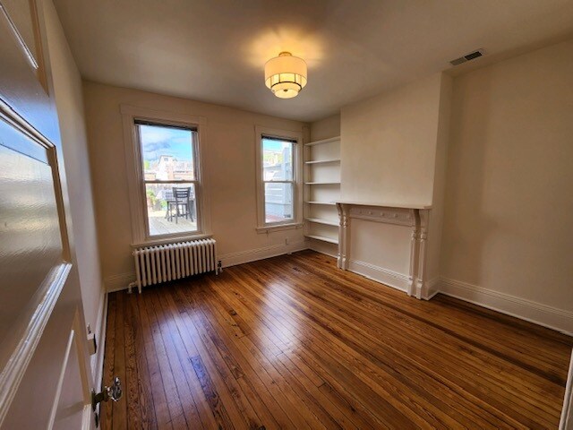 Building Photo - 1713 Riggs Pl NW