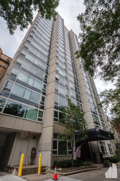 Building Photo - 2728 N Hampden Ct