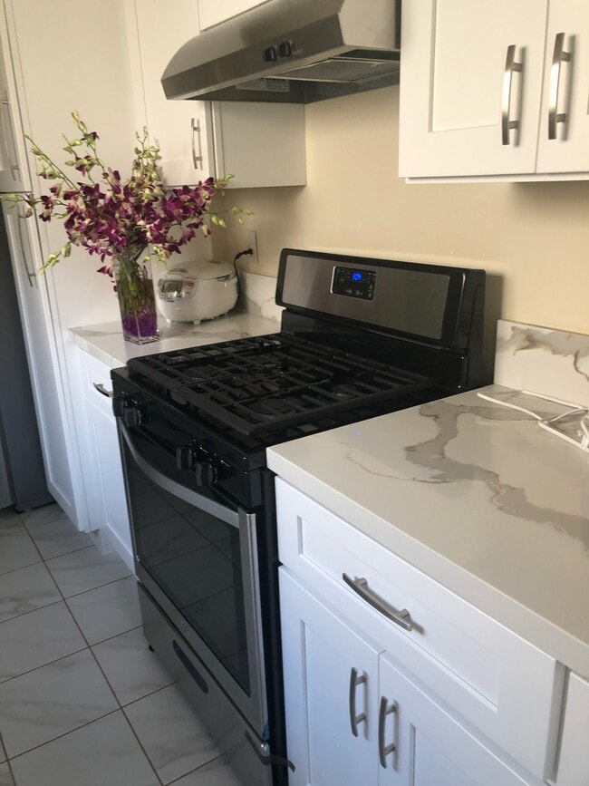 Building Photo - 1830 30th St