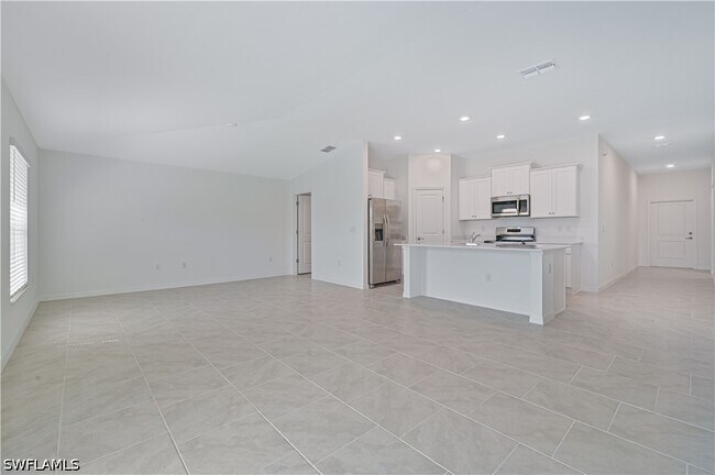 Building Photo - 2901 SW 18th Pl