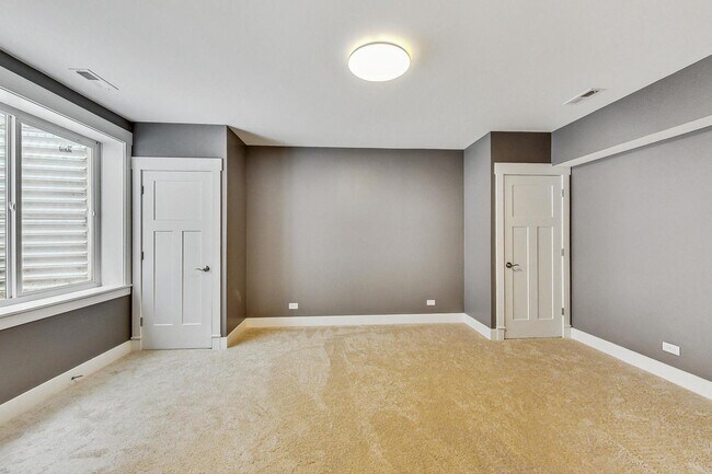 Building Photo - 8101 Floral Ave