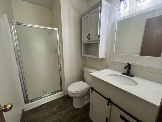 Building Photo - LEASING