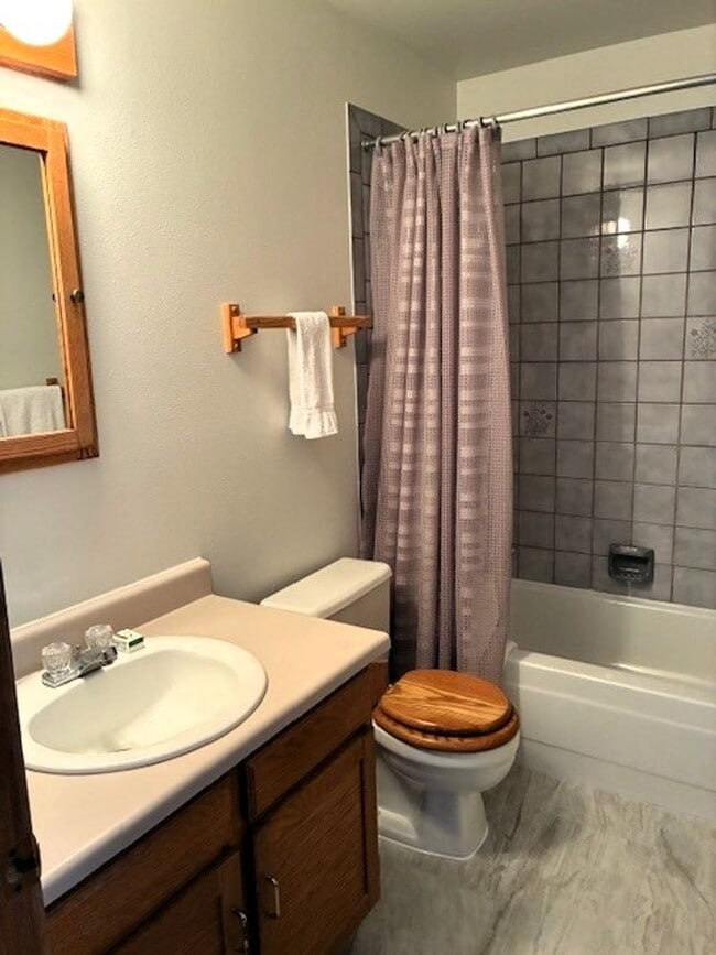 Building Photo - Winter Seasonal Rental- Buffalo Ridge G106