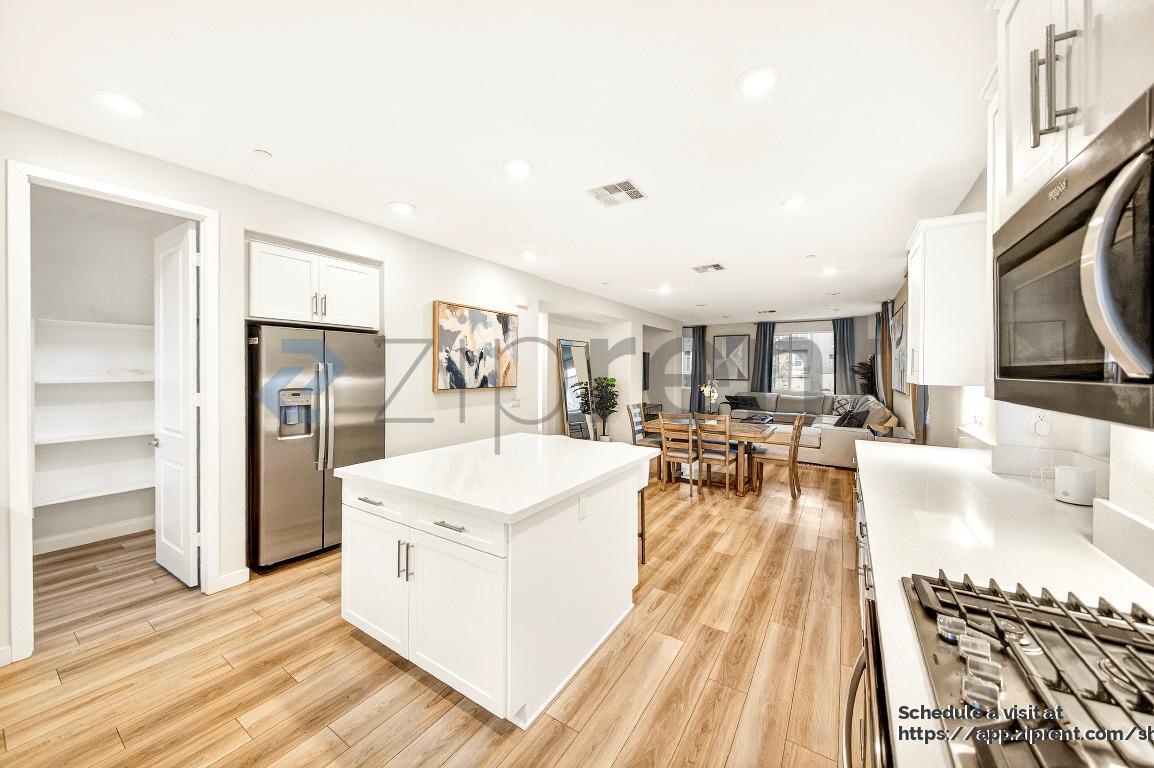 Building Photo - 27578 Manzanita Wy