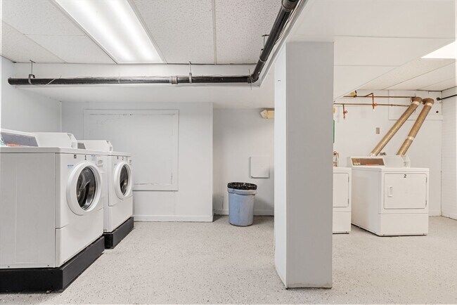 Building Photo - 178 Brighton Ave