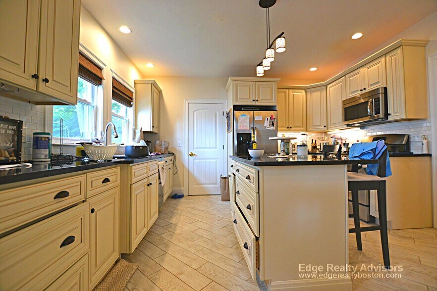 Primary Photo - 164 Brayton Rd