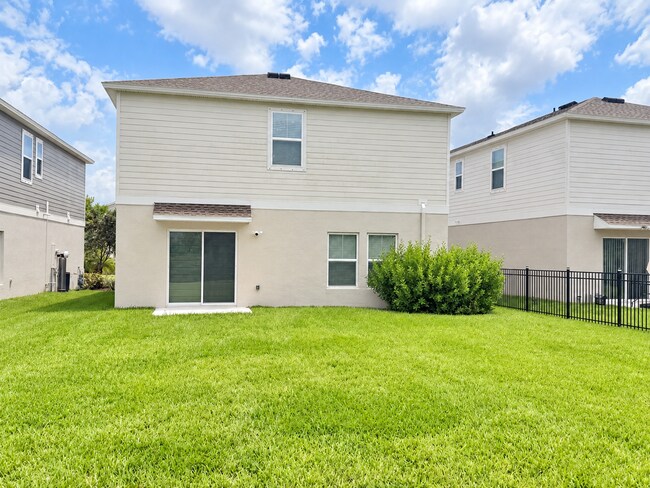 Building Photo - 5548 Summer Sunset Dr