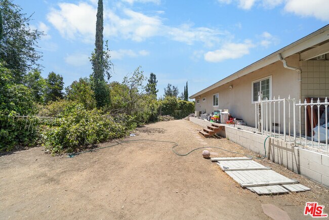 Building Photo - 3114 Henrietta Ave