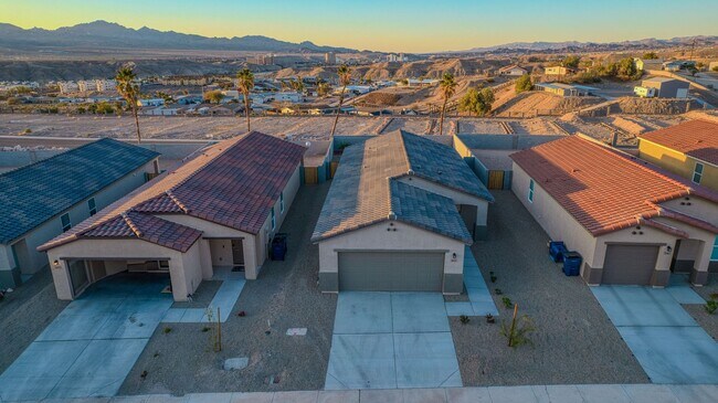 Building Photo - New Home w/ Panoramic Views