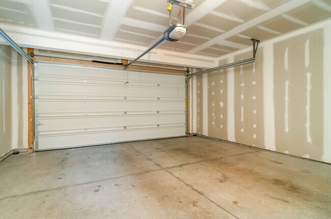 Building Photo - 3275 Katie Wy