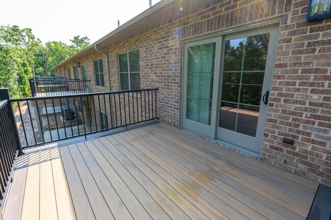Building Photo - New Construction 4bd/3ba Townhouse